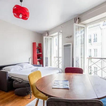 Bright Studio Close To Pigalle, Grands-boulevards And Stations - Welkeys