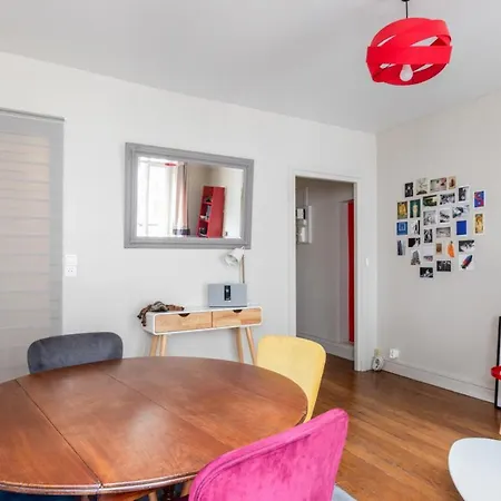 Bright Studio Close To Pigalle, Grands-boulevards And Stations - Welkeys Lägenhet