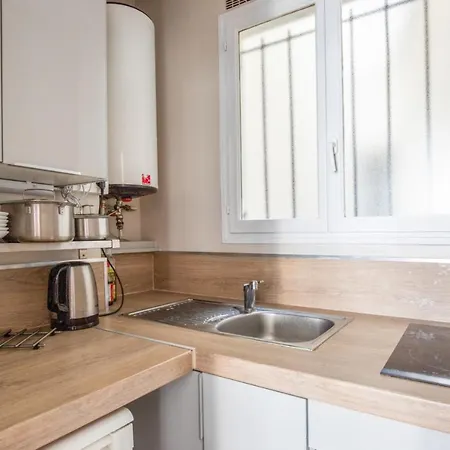 Bright Studio Close To Pigalle, Grands-boulevards And Stations - Welkeys