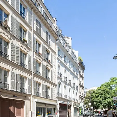 Bright Studio Close To Pigalle, Grands-boulevards And Stations - Welkeys Lägenhet