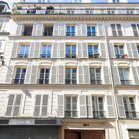 Bright Studio Close To Pigalle, Grands-boulevards And Stations - Welkeys Lägenhet